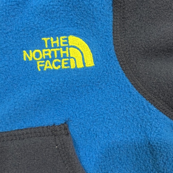 The North Face Zip Jacket with Hood NWT - Picture 3 of 4